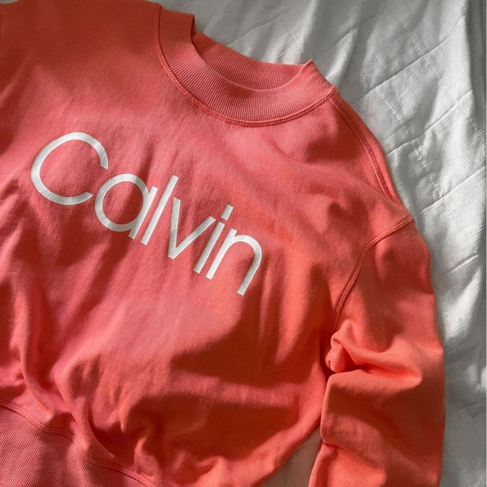 Calvin Klein Cropped Pink Crewneck